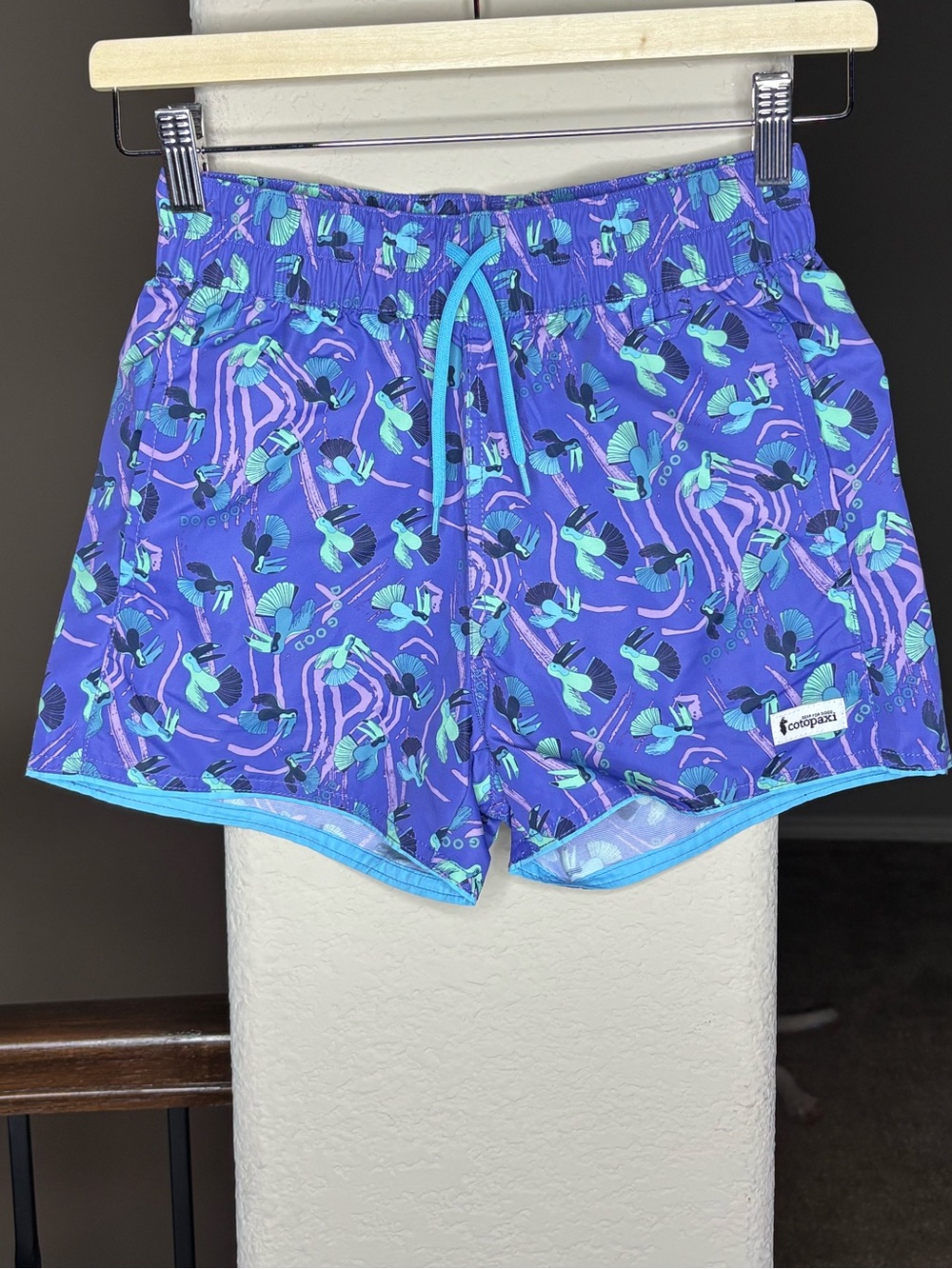 Cotopaxi Cocodrilo Shorts Bird Print Size M Colorful Outdoor Hiking Nature